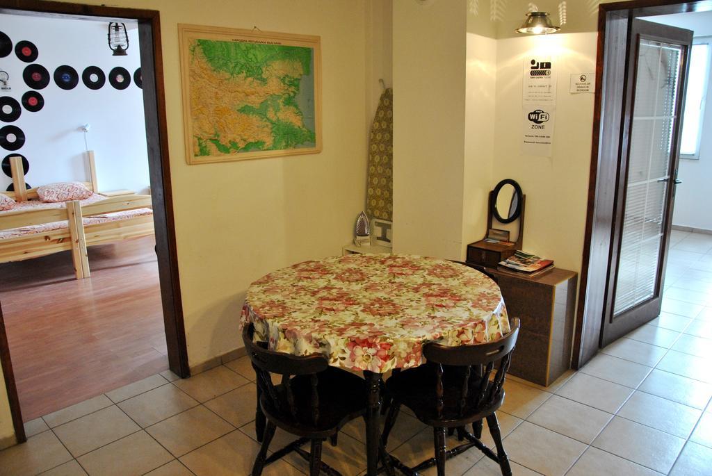 10 Coins Hostel & Tours Sofia Ngoại thất bức ảnh