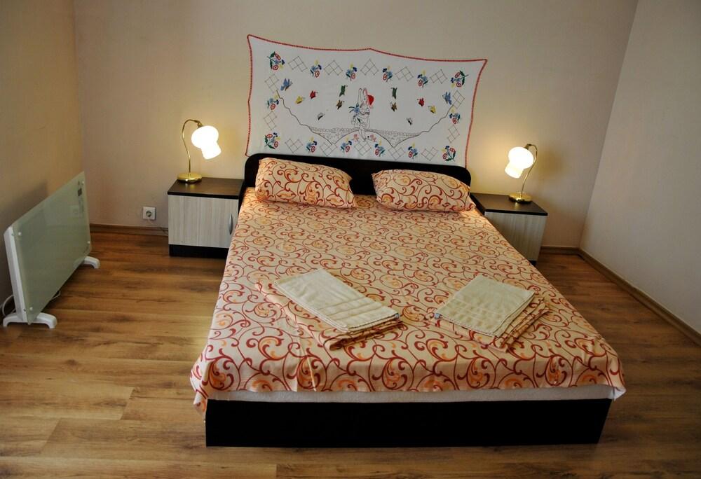 10 Coins Hostel & Tours Sofia Ngoại thất bức ảnh