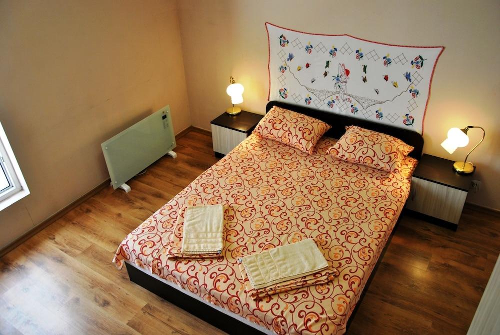 10 Coins Hostel & Tours Sofia Ngoại thất bức ảnh