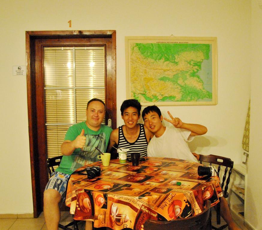 10 Coins Hostel & Tours Sofia Ngoại thất bức ảnh