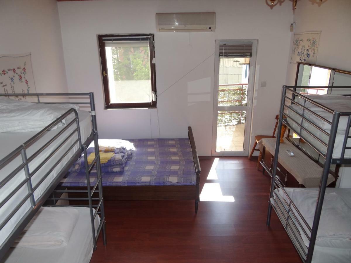 10 Coins Hostel & Tours Sofia Ngoại thất bức ảnh